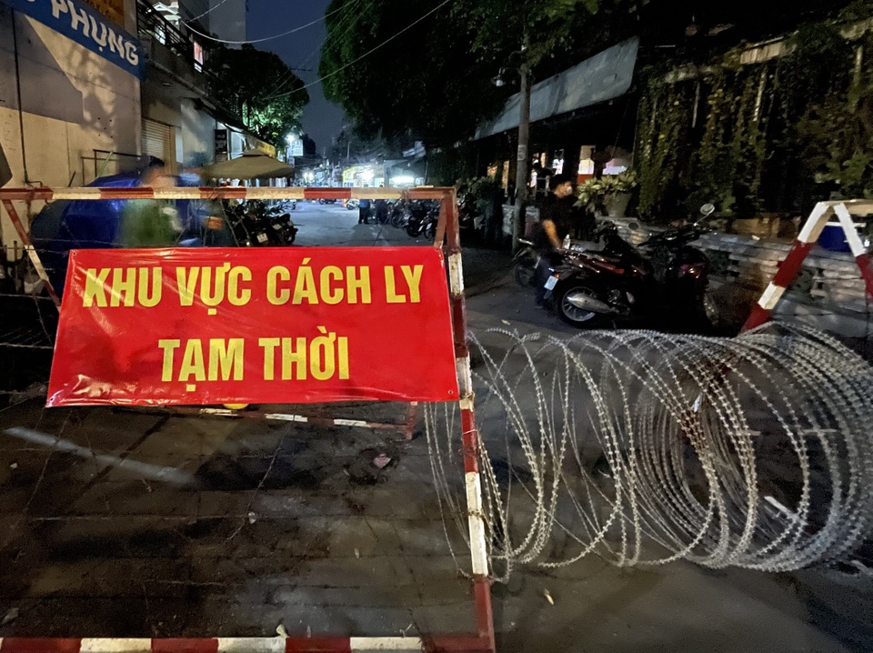 TPHCM phong tỏa khách sạn Sheraton vì phụ bếp dương tính với SARS-CoV-2 - 3 TPHCM phong tỏa khách sạn Sheraton vì phụ bếp dương tính với SARS-CoV-2 - 3