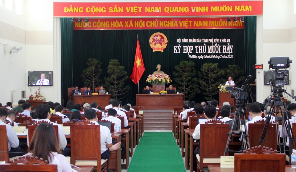Vắng người đứng đầu tại kỳ họp HĐND tỉnh Phú Yên - 1 Vắng người đứng đầu tại kỳ họp HĐND tỉnh Phú Yên - 1