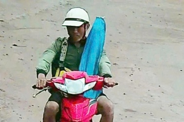 Truy bắt đối tượng dùng dao đâm 2 cán bộ công an