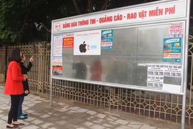 Hà Nội: Không khởi tố vụ đánh tráo hàng trăm cột inox bảng quảng cáo