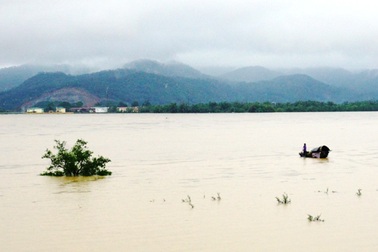 Đôi vợ chồng mất tích khi đánh cá trên sông Lam