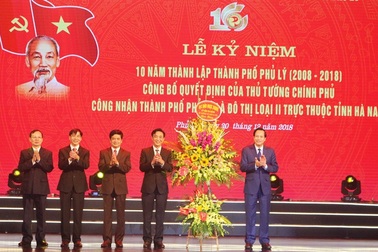 Công bố Quyết định của Thủ tướng công nhận Phủ Lý là đô thị loại II