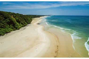 Hơn 60.000 lượt khách du lịch trong dịp lễ, Tàu cao tốc phải tăng chuyến gấp. Du lịch biển đảo Quảng Trị hút khách.