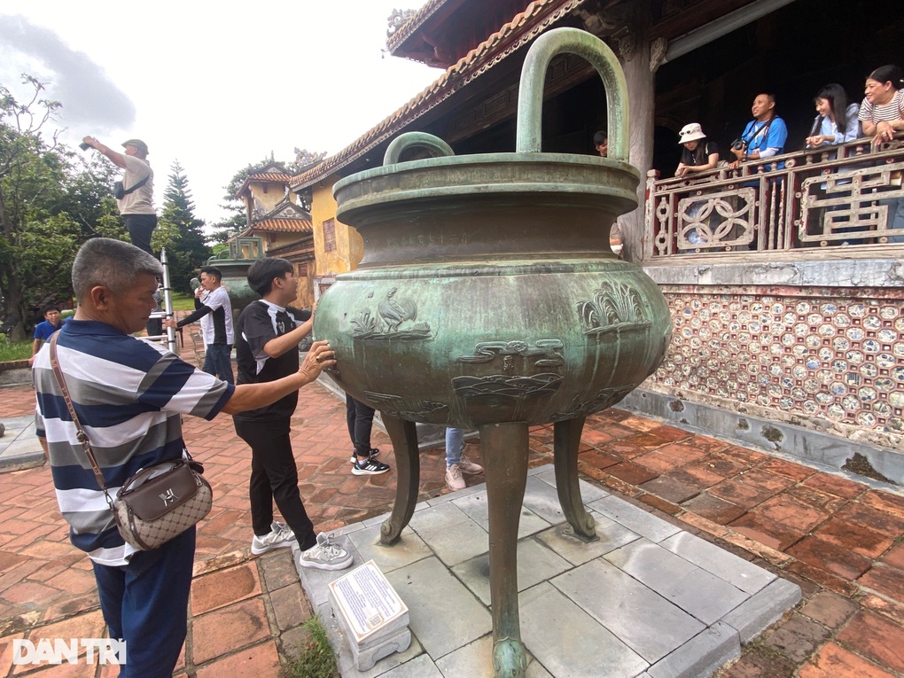 Tiết lộ quy trình lưu giữ đặc biệt với bảo vật quốc gia quý hiếm - 3 Tiết lộ quy trình lưu giữ đặc biệt với bảo vật quốc gia quý hiếm - 3