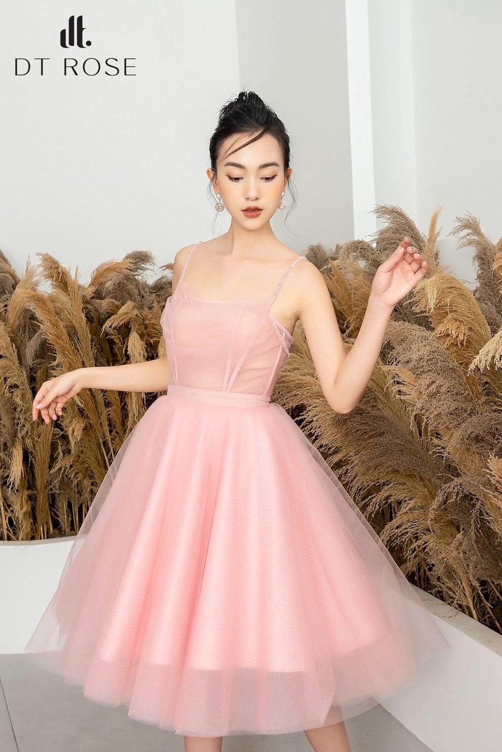 Cùng DT Rose chấm những mẫu váy cực xinh từ văn phòng tới tận bàn tiệc - 1 Cùng DT Rose chấm những mẫu váy cực xinh từ văn phòng tới tận bàn tiệc - 1
