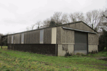 Ngỡ ngàng với biệt thự triệu đô từng là... chuồng gia súc cũ nát