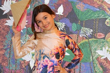 “Những thiên thần nước Ý” rạng rỡ trong tà áo dài Việt