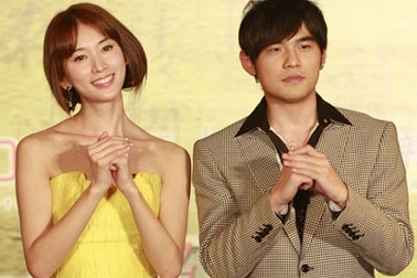 Lâm Chí Linh khoe tóc mới trong phim mới