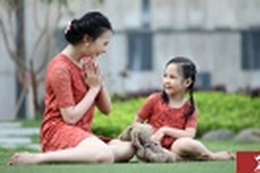 Quà tặng cho mẹ và bé từ Alcado