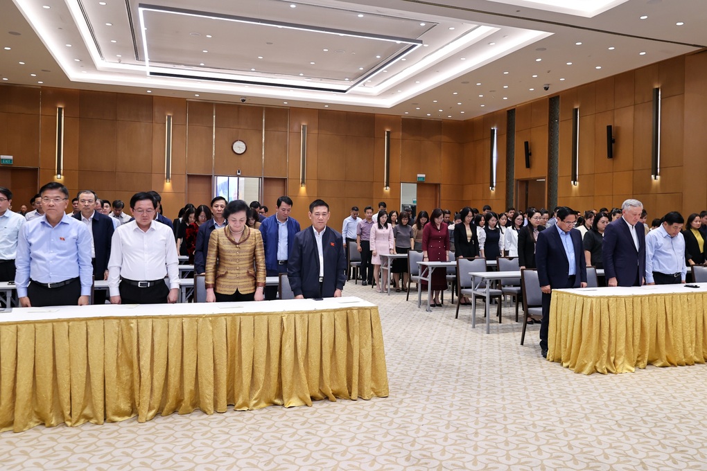 Thủ tướng: “Đừng bỏ lỡ cơ hội trong lúc nhân dân đang rất cần” - 1 Thủ tướng: “Đừng bỏ lỡ cơ hội trong lúc nhân dân đang rất cần” - 1