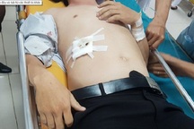 Quảng Bình: Nam sinh dùng dao bấm đâm thầy giáo đã bỏ trốn