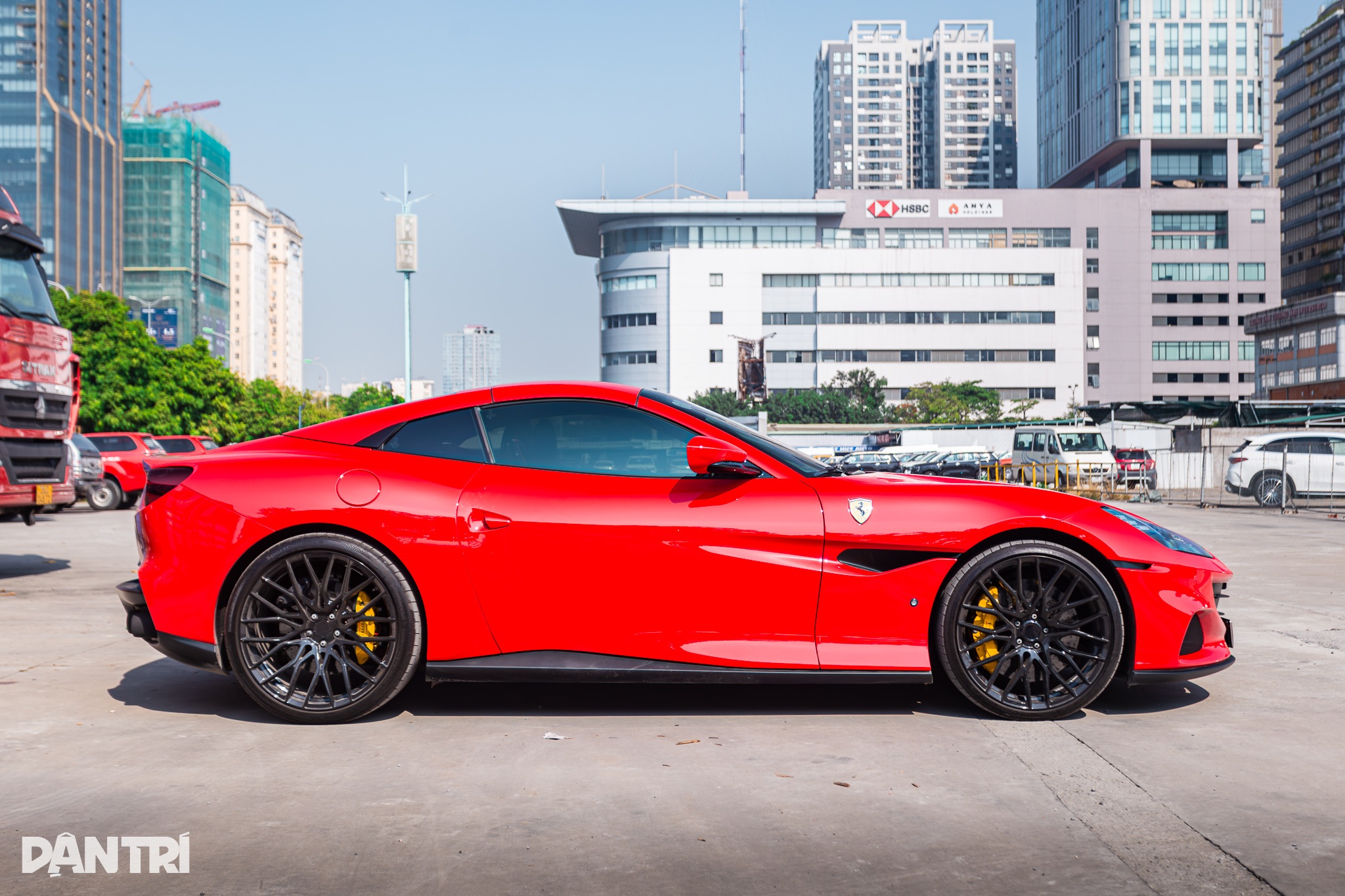 Khám phá Ferrari Portofino M: Xe mui trần giá 10 tỷ có 2 chiếc tại Việt Nam - 3 Khám phá Ferrari Portofino M: Xe mui trần giá 10 tỷ có 2 chiếc tại Việt Nam - 3