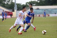 Hà Minh Tuấn lập hattrick giúp Quảng Nam đè bẹp Nam Định