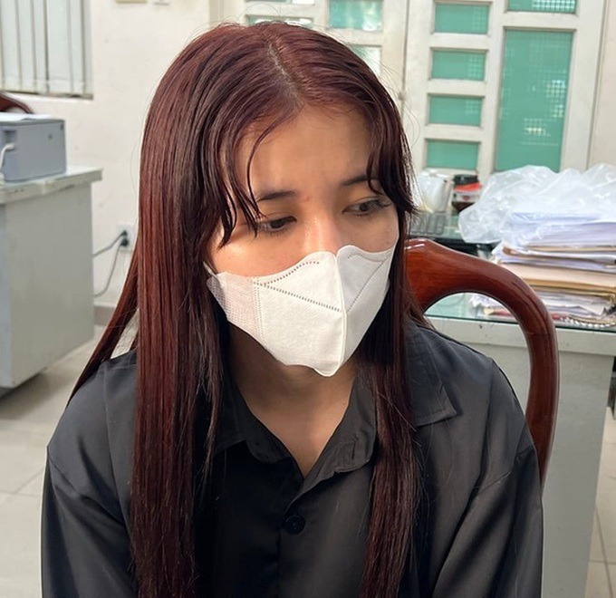 Đối tượng Phan Thị Kim Huệ (tự Nhi) tại cơ quan Công an.