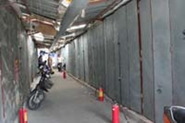 Tiểu thương bãi thị vì bị “đấy” khỏi chợ mới