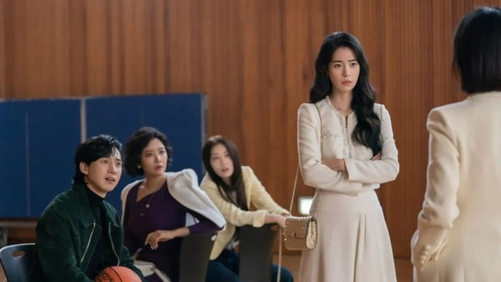 Song Hye Kyo nỗ lực lột xác, gây bất ngờ với cảnh 18+ trong phim mới - 5 Song Hye Kyo nỗ lực lột xác, gây bất ngờ với cảnh 18+ trong phim mới - 5