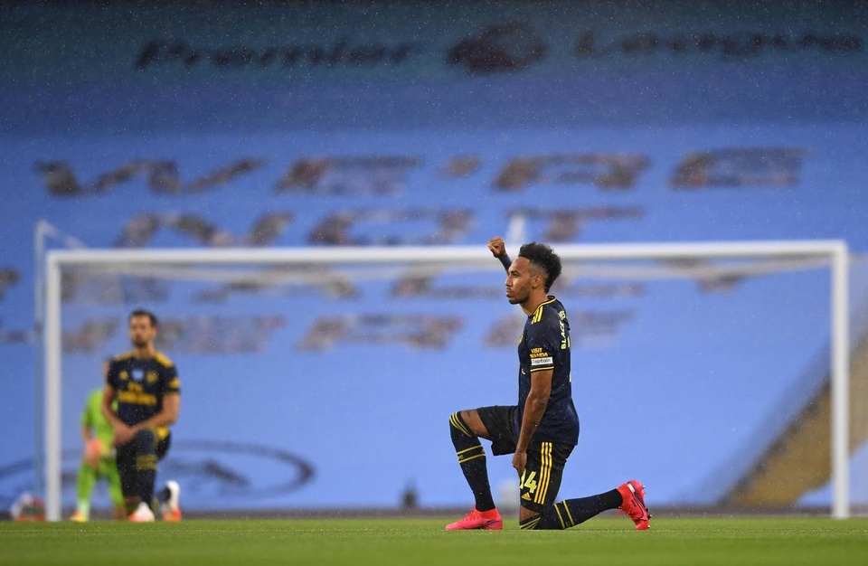 Những khoảnh khắc thất vọng của Arsenal trên sân Man City - 4 Những khoảnh khắc thất vọng của Arsenal trên sân Man City - 4