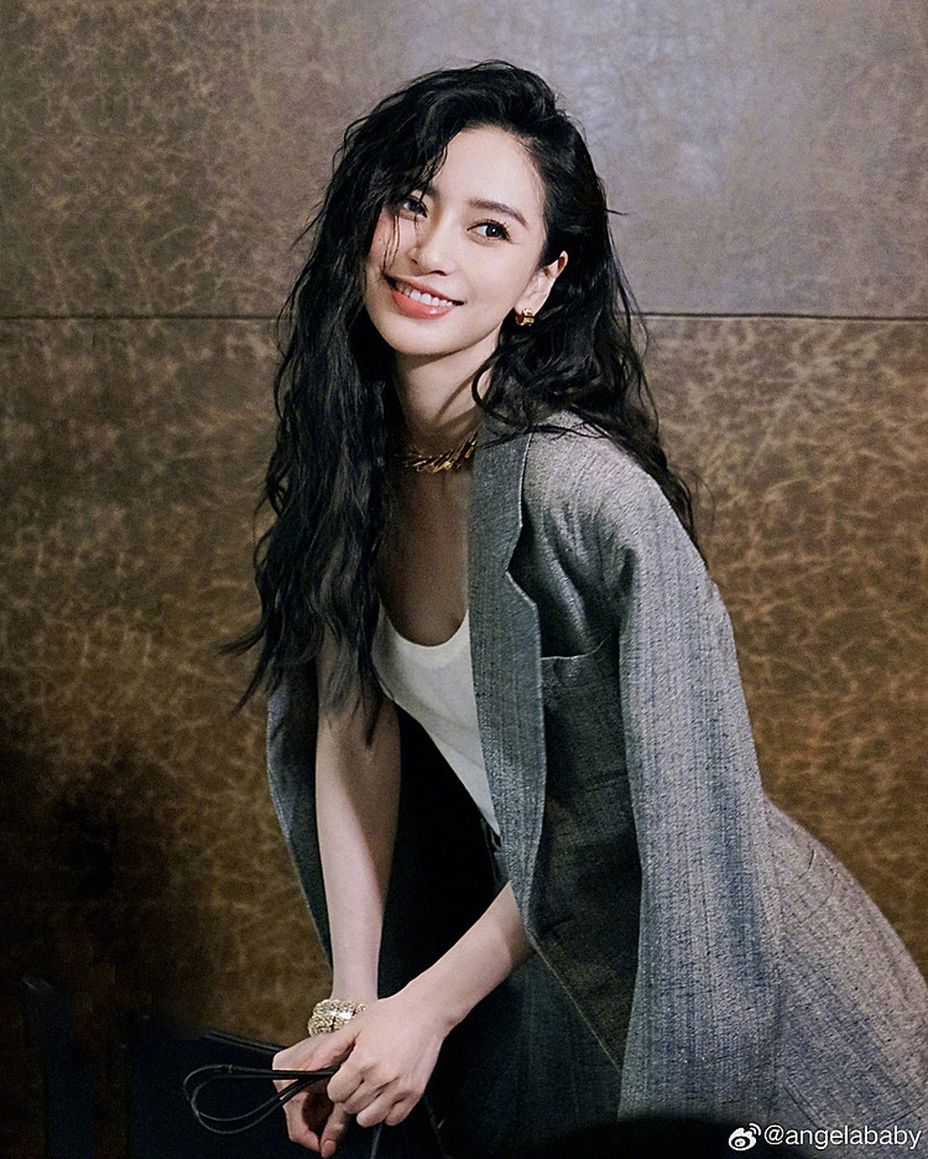 Tương lai của Angelababy khi bị cấm sóng 6 tháng - 3