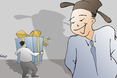 Quà "tình nghĩa" hàng tỷ đồng và đường phố luôn tắc nghẹt trước đêm 30 tết