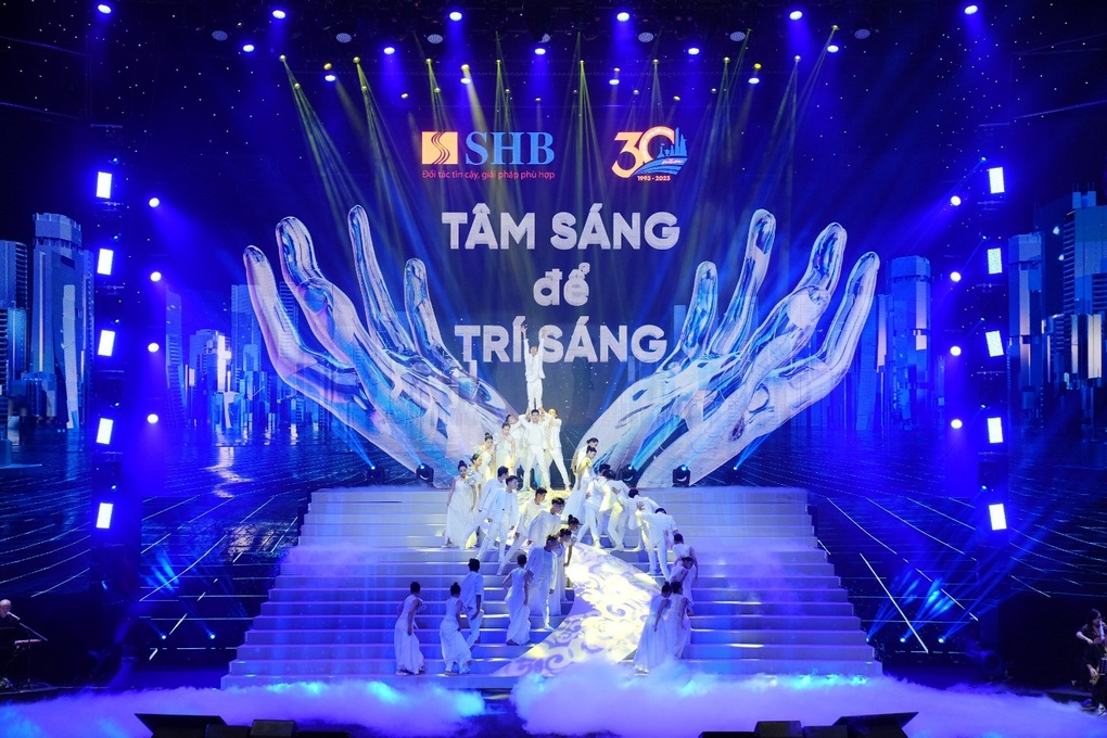 Gần 4.000 người SHB thăng hoa trong Lễ kỷ niệm 30 năm Chuyện kể Từ Tâm - 1 Gần 4.000 người SHB thăng hoa trong Lễ kỷ niệm 30 năm Chuyện kể Từ Tâm - 1