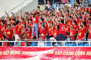 Người hâm mộ “tiếp lửa” cho tuyển Việt Nam