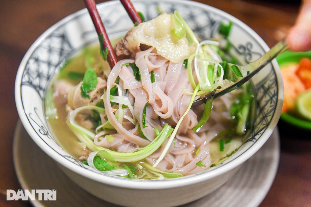 Quán phở đỏ độc lạ ở Hà Nội, ông chủ kì công học công thức từ Hà Giang - 9 Quán phở đỏ độc lạ ở Hà Nội, ông chủ kì công học công thức từ Hà Giang - 9