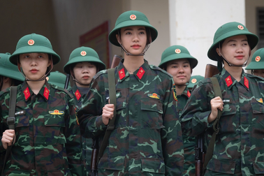 Lời chúc 8/3 của mẹ và sinh nhật đáng nhớ của nữ tân binh Bộ Tư lệnh Thủ đô