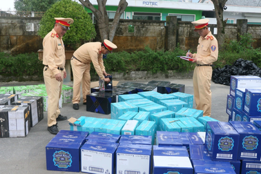 Hơn 1.600 chai rượu mang thương hiệu ngoại không rõ nguồn gốc