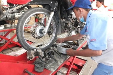 Hàng loạt xe máy hư hỏng nghi do xăng kém chất lượng