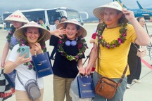 Hơn 230 khách du lịch Nga trên chuyến bay thẳng đến Nha Trang