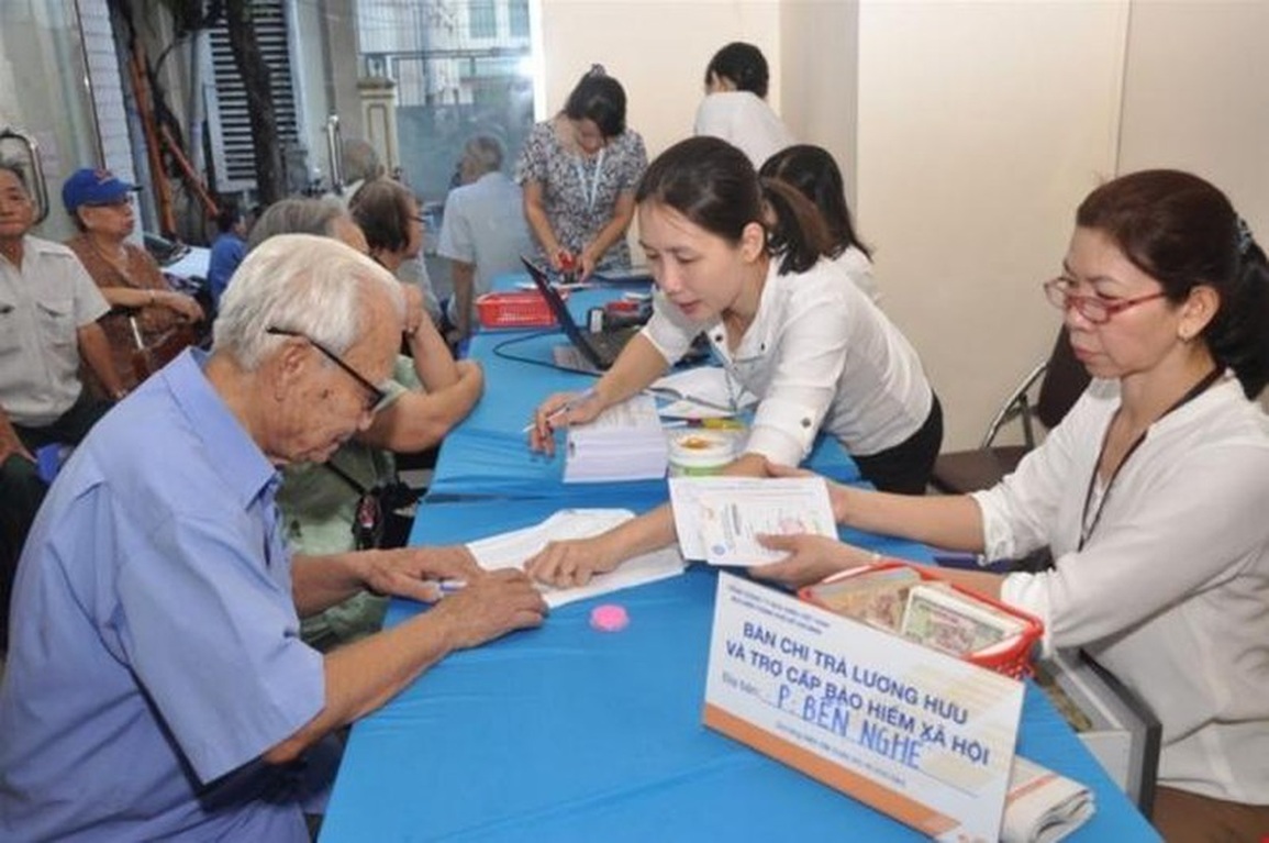 Điều chỉnh mức trợ cấp hàng tháng cho cán bộ già yếu đã nghỉ việc - 1 Điều chỉnh mức trợ cấp hàng tháng cho cán bộ già yếu đã nghỉ việc - 1