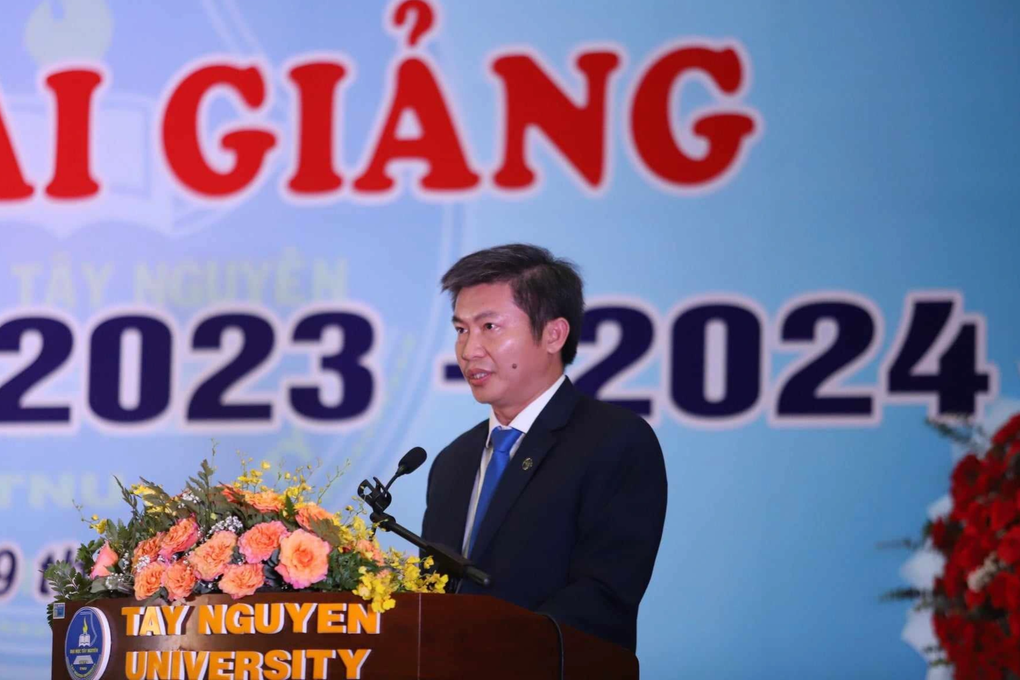 Sáp nhập một trường cao đẳng vào Trường Đại học Tây Nguyên - 1 Sáp nhập một trường cao đẳng vào Trường Đại học Tây Nguyên - 1