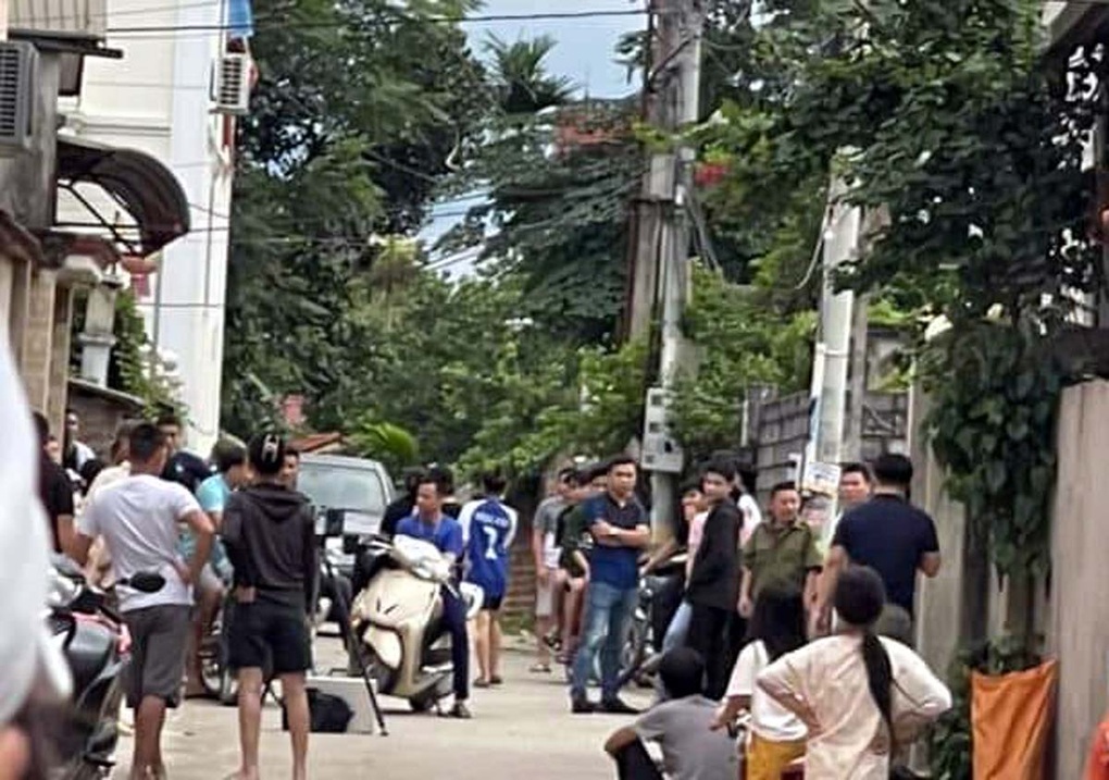 Hà Nội: Truy bắt đối tượng đâm chết bạn, chở đến bệnh viện rồi bỏ trốn - 1 Hà Nội: Truy bắt đối tượng đâm chết bạn, chở đến bệnh viện rồi bỏ trốn - 1