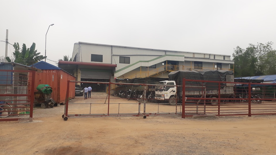 Ngang nhiên xây nhà máy may khủng trên đất nông nghiệp - 1 Ngang nhiên xây nhà máy may khủng trên đất nông nghiệp - 1