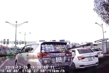 Văn hoá giao thông và chuyện “Chiếc áo không làm nên thầy tu”