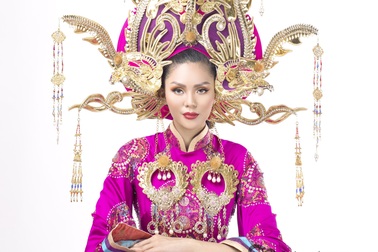 Quốc phục kiêu sa của Kim Nguyên tại Hoa hậu Châu Á 2018