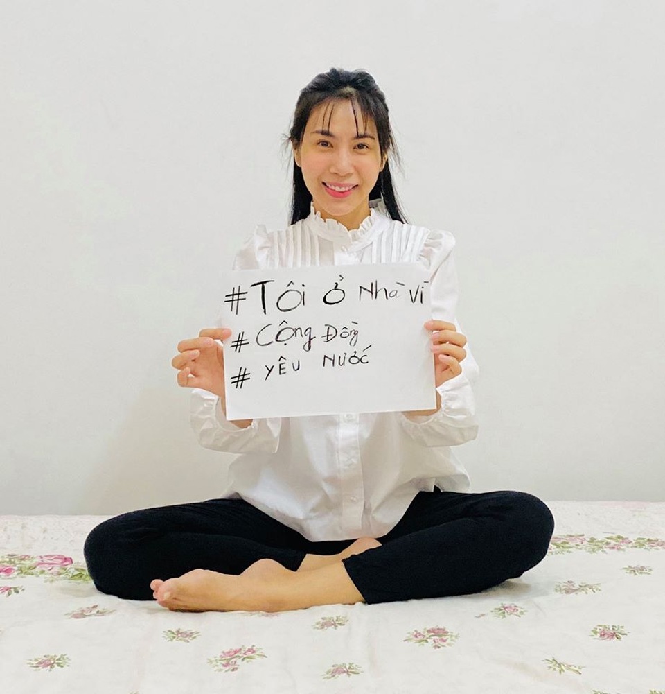 Loạt sao Việt tung khẩu hiệu ở nhà để chống dịch Covid-19 - 4 Loạt sao Việt tung khẩu hiệu ở nhà để chống dịch Covid-19 - 4