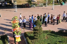 Lãnh đạo tỉnh Quảng Trị dâng hương, dâng hoa tri ân các anh hùng, liệt sĩ