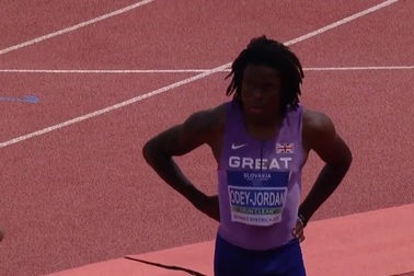 VĐV điền kinh mất HCV vô cùng khó hiểu