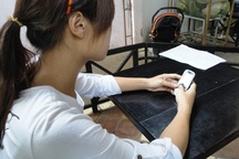 Cảnh cáo giảng viên bị tố “gạ tình” vì... không quản lý điện thoại cá nhân