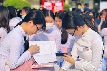 Hà Nội dùng học bạ số cho cả ba cấp, nếu có sai sót thì sửa thế nào?