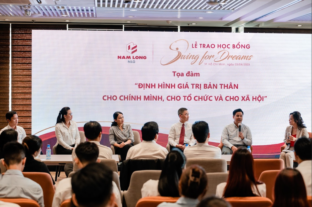 Tập đoàn Nam Long trao 64 suất học bổng, tổng giá trị 640 triệu đồng - 2 Tập đoàn Nam Long trao 64 suất học bổng, tổng giá trị 640 triệu đồng - 2