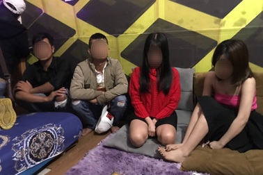 7 "hot girl" cùng nhiều nam thanh niên chơi ma túy trong nhà nghỉ