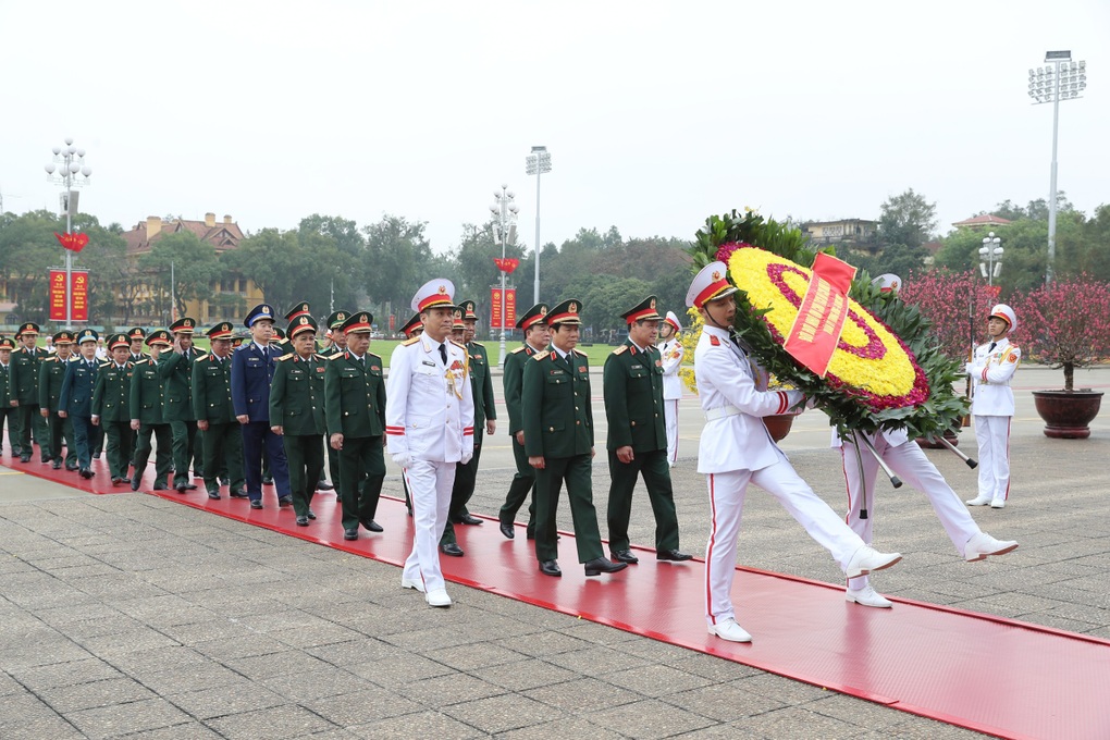 Lãnh đạo Đảng, Nhà nước vào Lăng viếng Bác nhân dịp Tết Giáp Thìn - 3