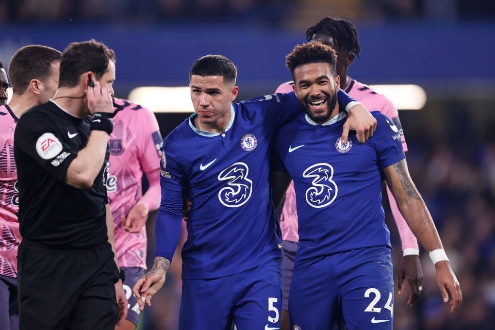 Tottenham bỏ lỡ cơ hội vượt qua Man Utd, Chelsea đứt mạch thắng - 5 Tottenham bỏ lỡ cơ hội vượt qua Man Utd, Chelsea đứt mạch thắng - 5
