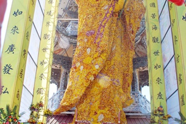 Ra mắt tượng Phật kết bằng 600.000 bông hoa bất tử