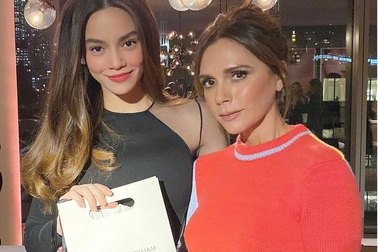 Hồ Ngọc Hà "đọ sắc" với Victoria Beckham