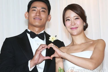 Chồng trẻ của ngôi sao ca nhạc xứ Hàn bị bắt vì sử dụng ma túy