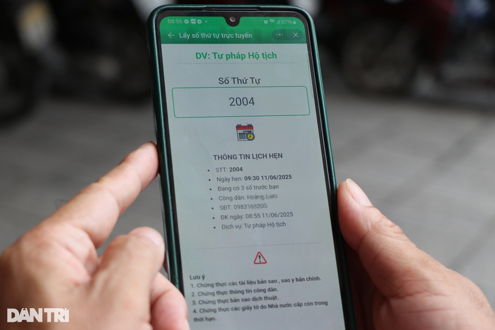 Người dân ngồi nhà bấm điện thoại, thoát cảnh xếp hàng chờ nộp hồ sơ - 2 Người dân ngồi nhà bấm điện thoại, thoát cảnh xếp hàng chờ nộp hồ sơ - 2