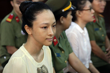 Luật sư của hoa hậu Phương Nga kiến nghị làm rõ “Hợp đồng tình ái”